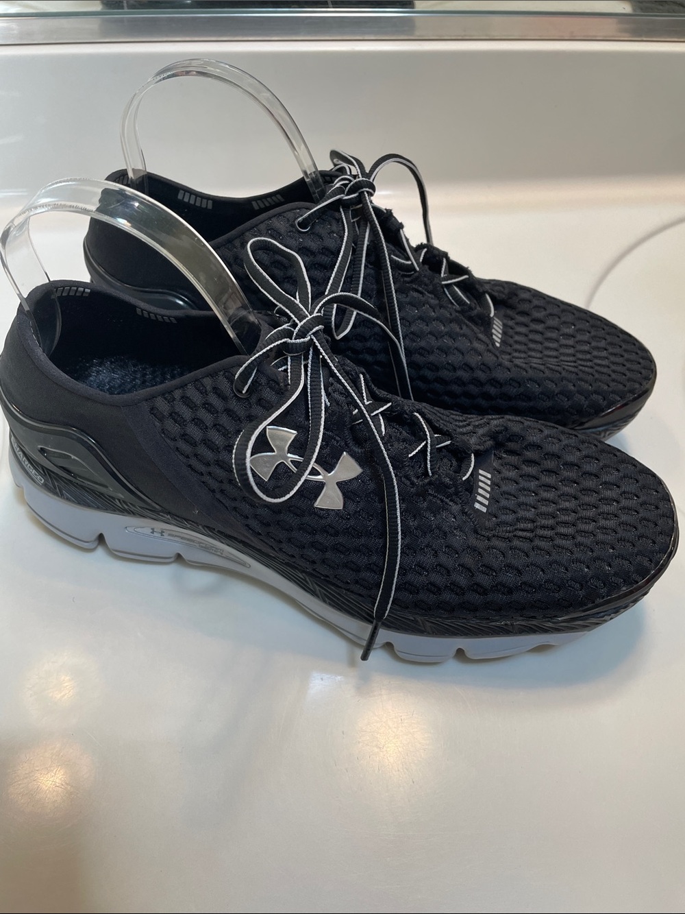 Under Armour Men’s SpeedForm Gemini Black Gray Silver Athletic Running Shoes